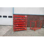 Stapelbokken, demontabele constructie. Gebruikt.